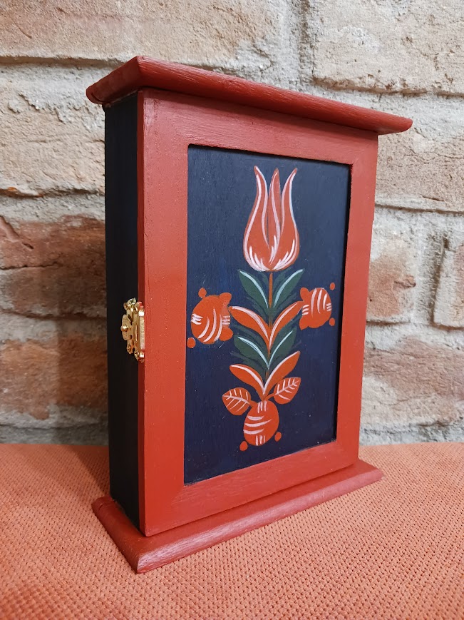 Faddi_kulcsosszekrény